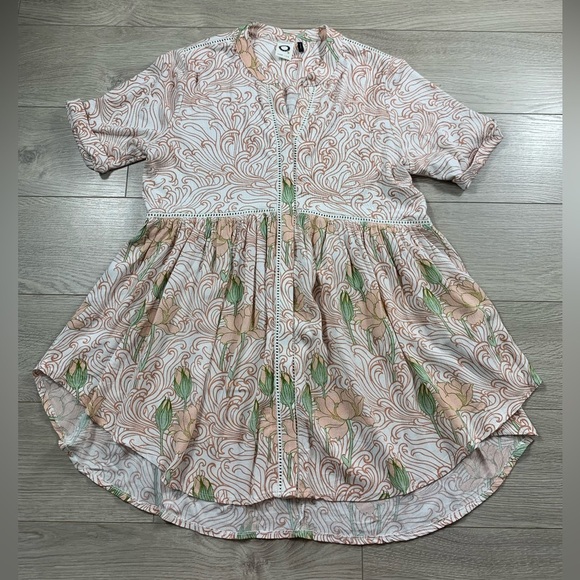 Anthropologie Akemi + Kin Veria Floral Dustry Pink Short Sleeve Blouse Tunic Top - Picture 2 of 9